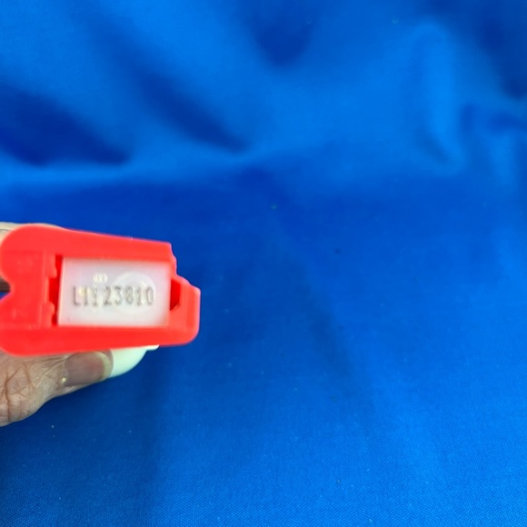 Pez “Hello Kitty” Candy Dispenser. Chip on base. - Picture 5 of 5